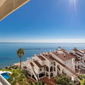  Apartamento Piso bonito en la primera linea de la playa con vistas al mar en Benalmadena